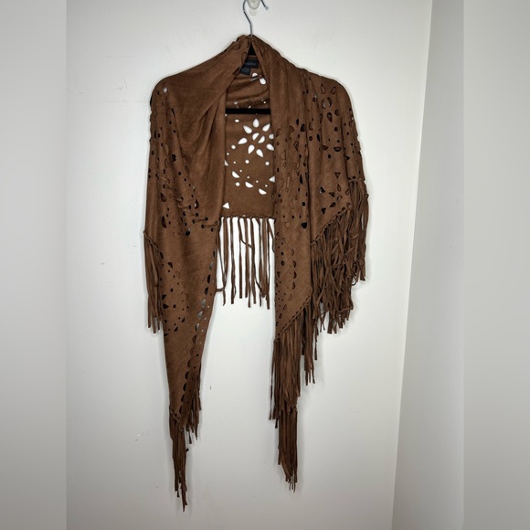 Steve Madden Brown Fringe Poncho. Festival/Shawl/Cover-up. - Picture 3 of 5